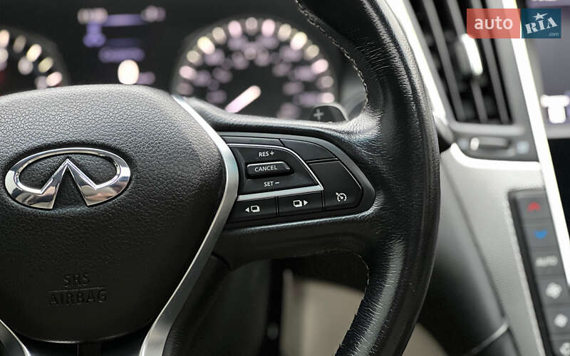 Седан Infiniti Q50 2017 в Львові