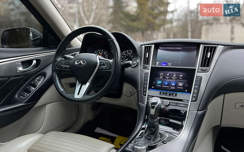 Седан Infiniti Q50 2017 в Львові