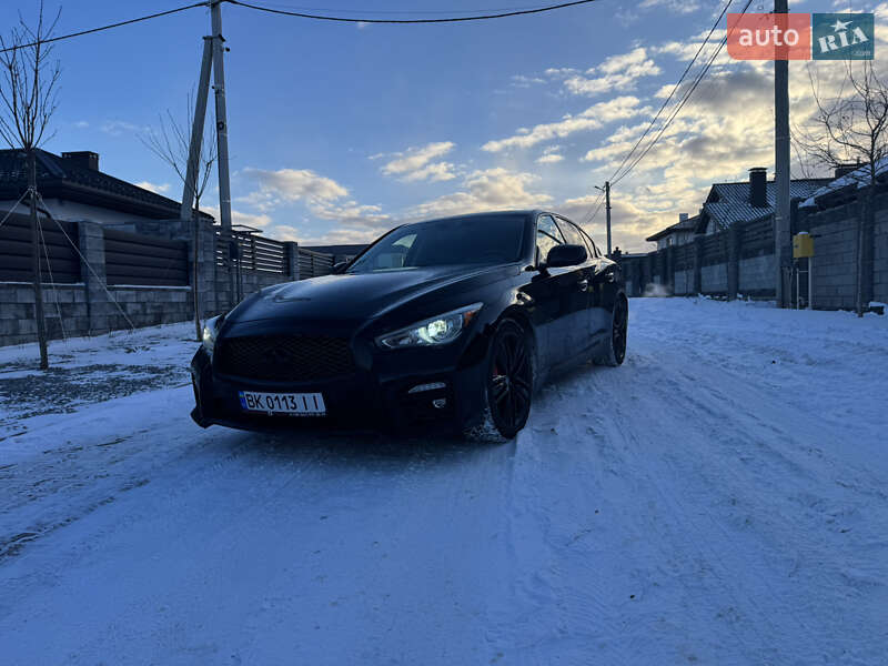 Седан Infiniti Q50 2013 в Рівному