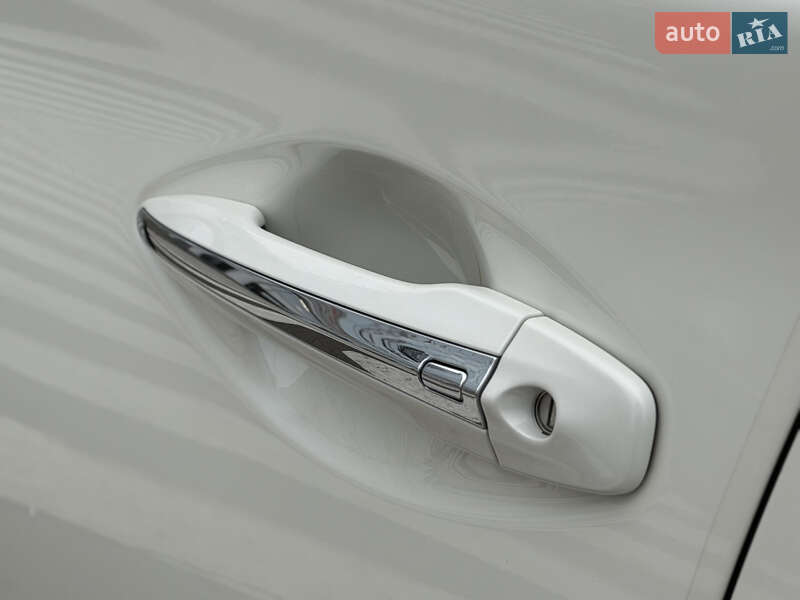 Седан Infiniti Q50 2016 в Одессе