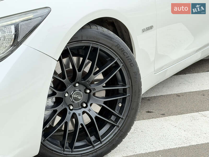 Седан Infiniti Q50 2016 в Одессе