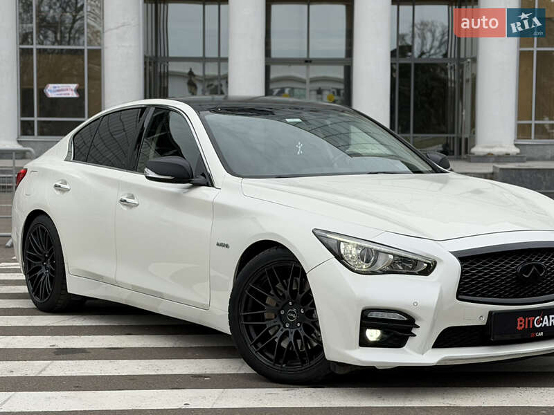 Седан Infiniti Q50 2016 в Одессе