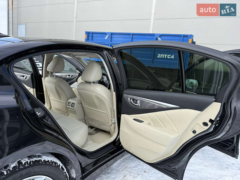 Седан Infiniti Q50 2017 в Киеве