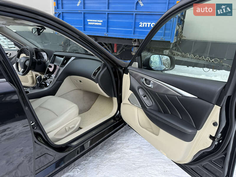 Седан Infiniti Q50 2017 в Киеве