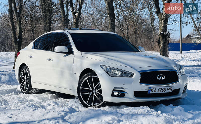 Infiniti Q50 2015