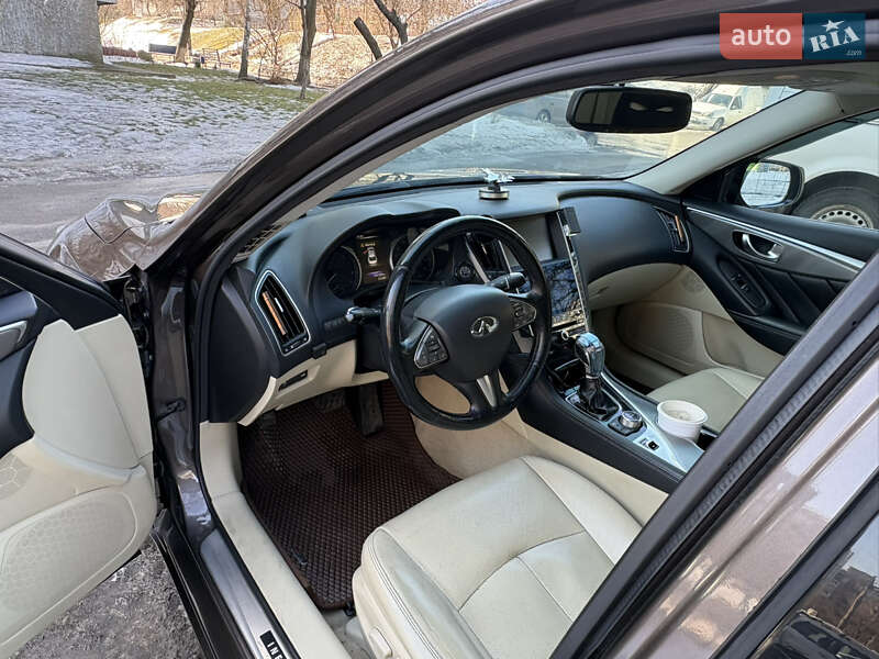 Седан Infiniti Q50 2014 в Киеве