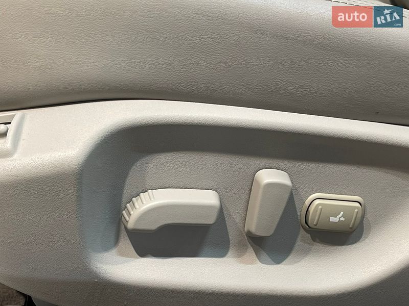 Седан Infiniti Q50 2017 в Одессе