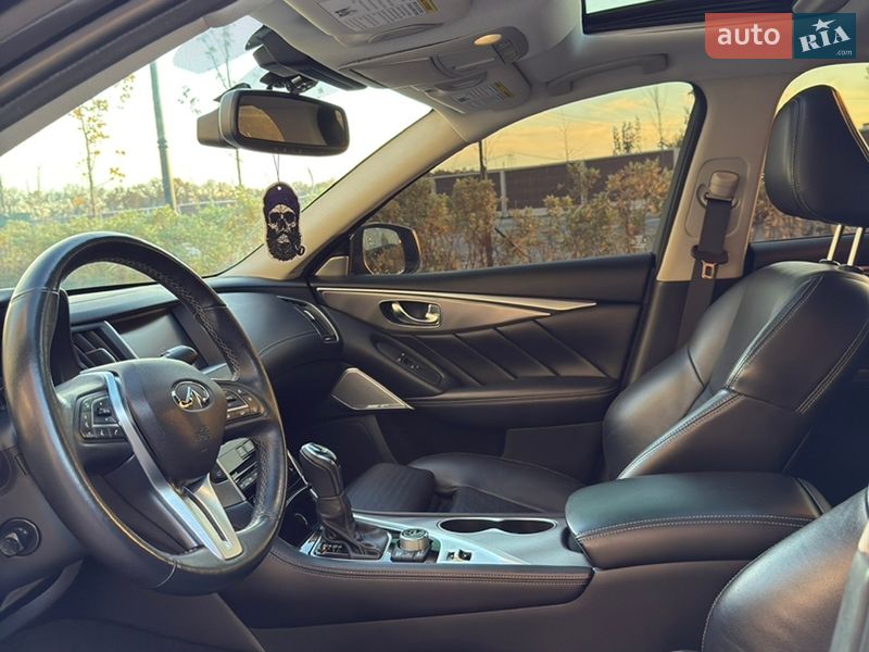 Седан Infiniti Q50 2019 в Киеве