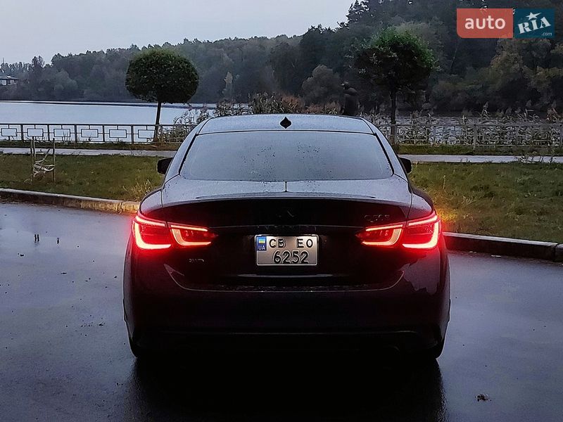 Седан Infiniti Q50 2017 в Чернигове