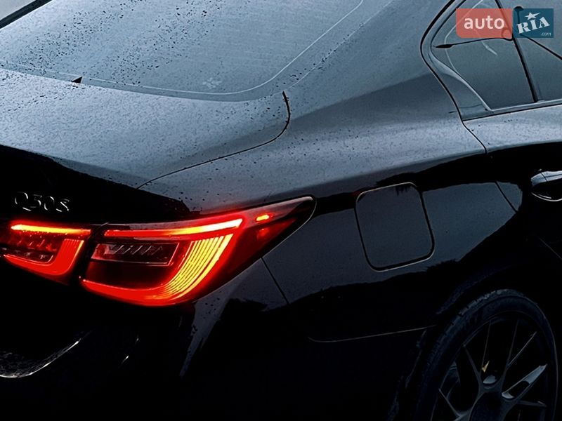 Седан Infiniti Q50 2017 в Чернигове