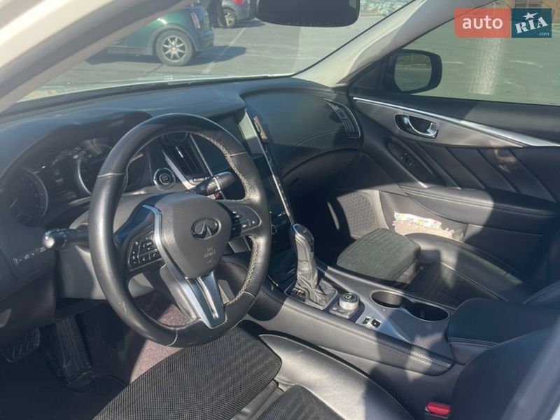 Седан Infiniti Q50 2017 в Киеве