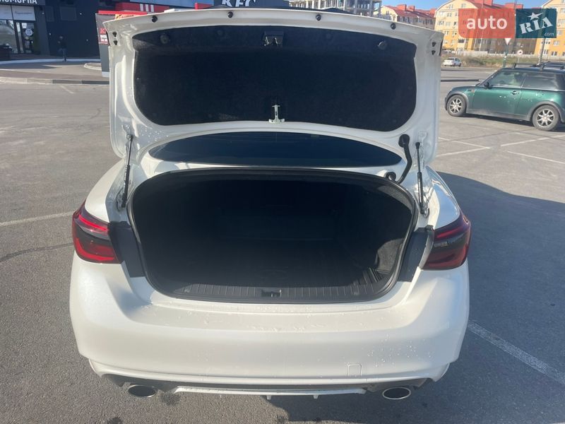 Седан Infiniti Q50 2017 в Киеве