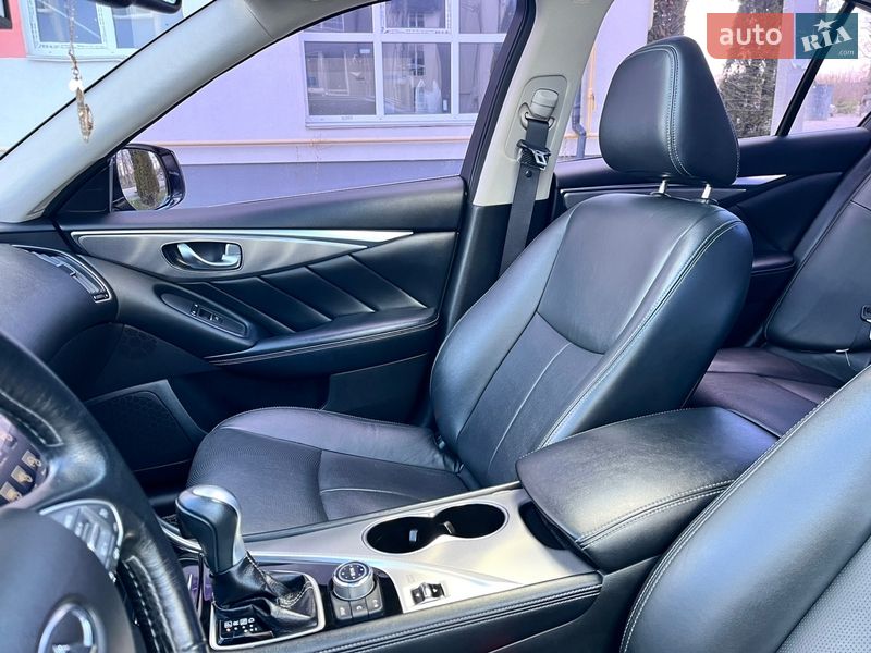 Седан Infiniti Q50 2016 в Виннице