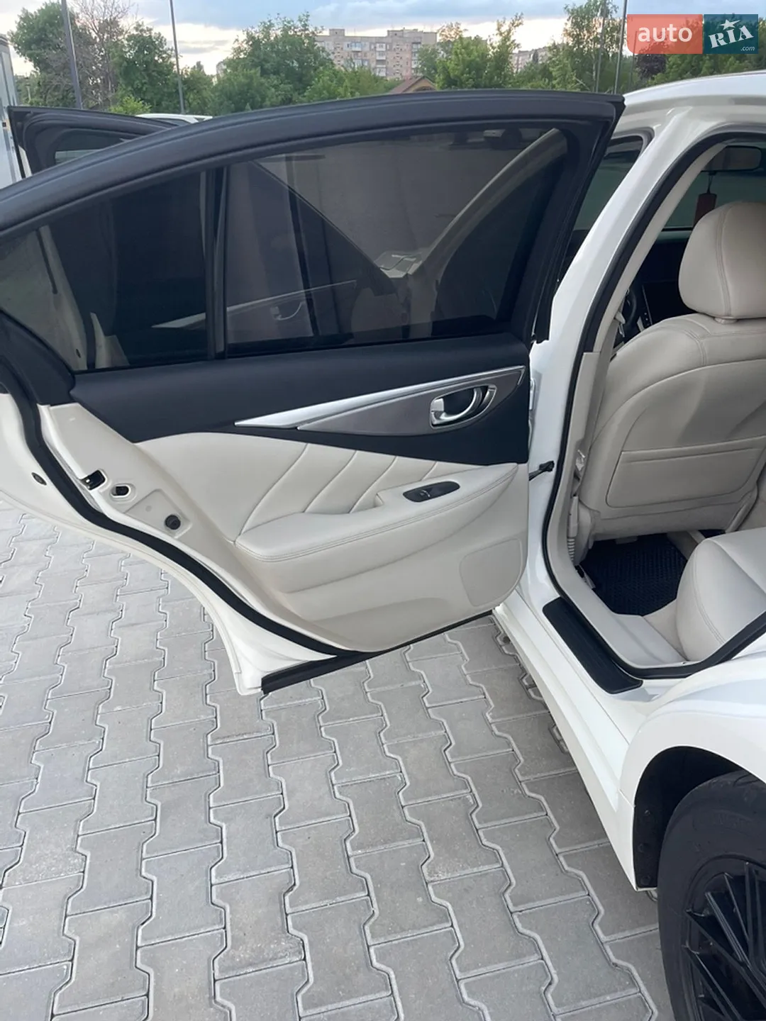 2015 Infiniti Q50 - мініатюра 26