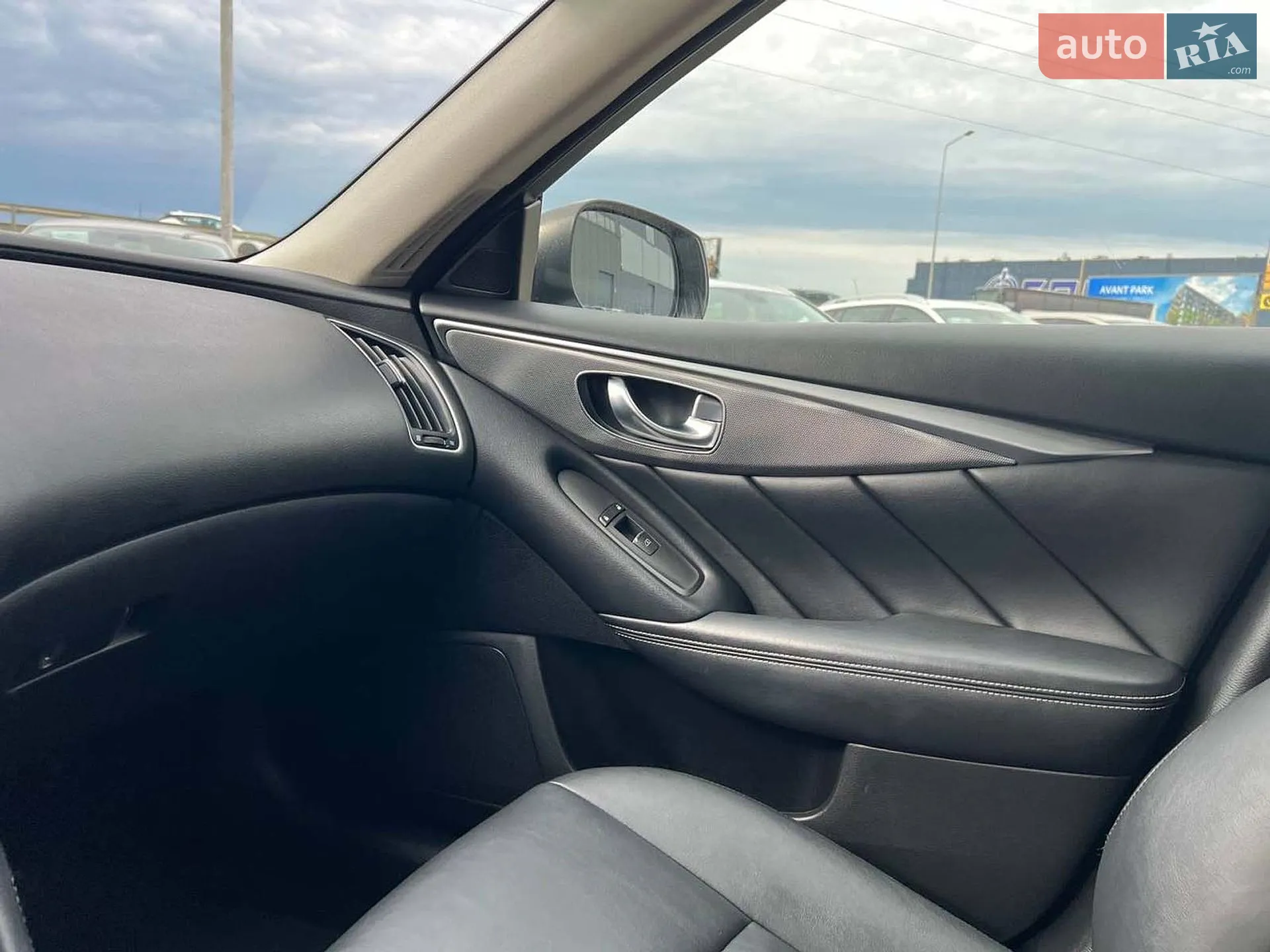 2015 Infiniti Q50 - мініатюра 33