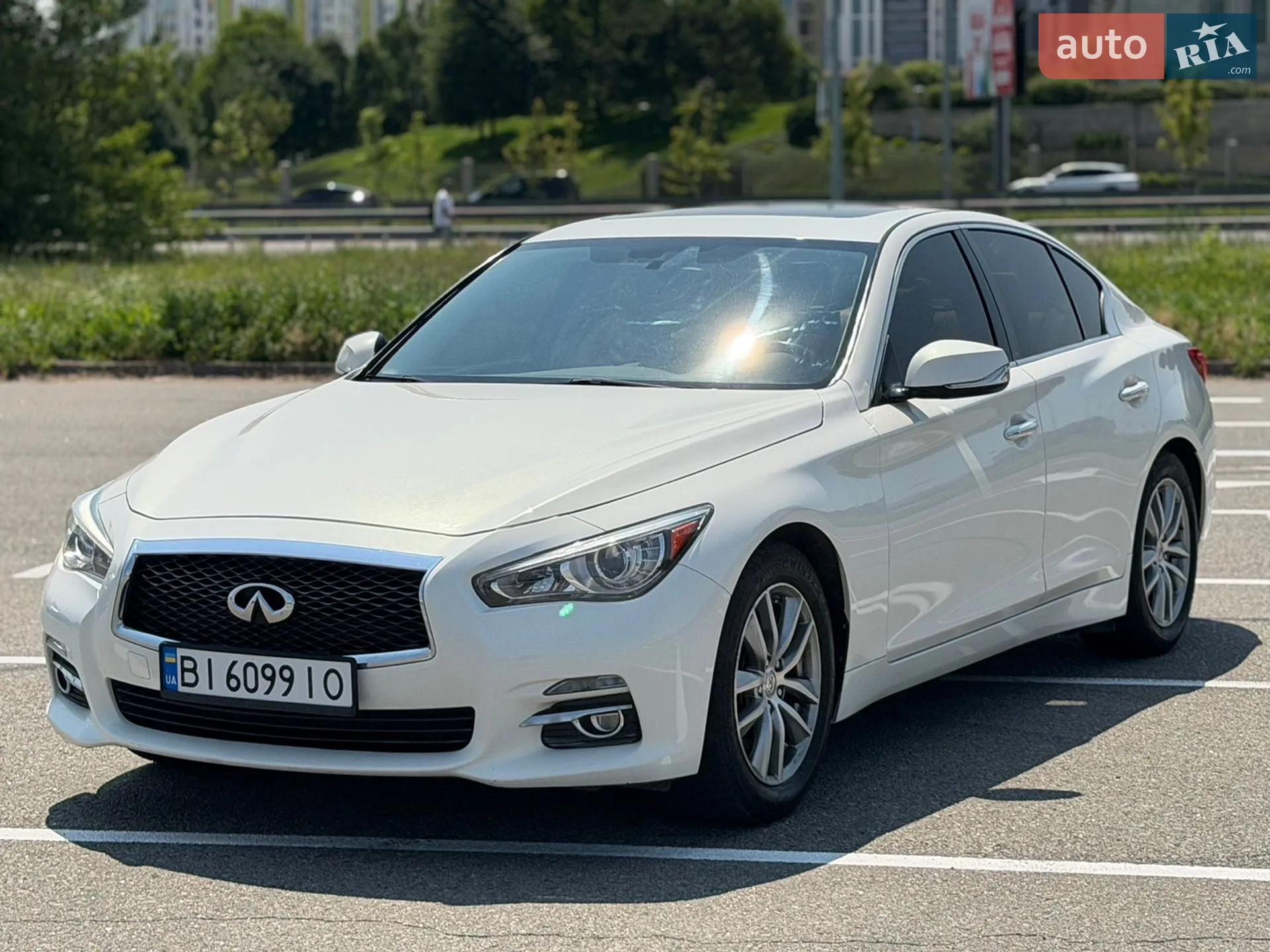 2015 Infiniti Q50 - мініатюра 3