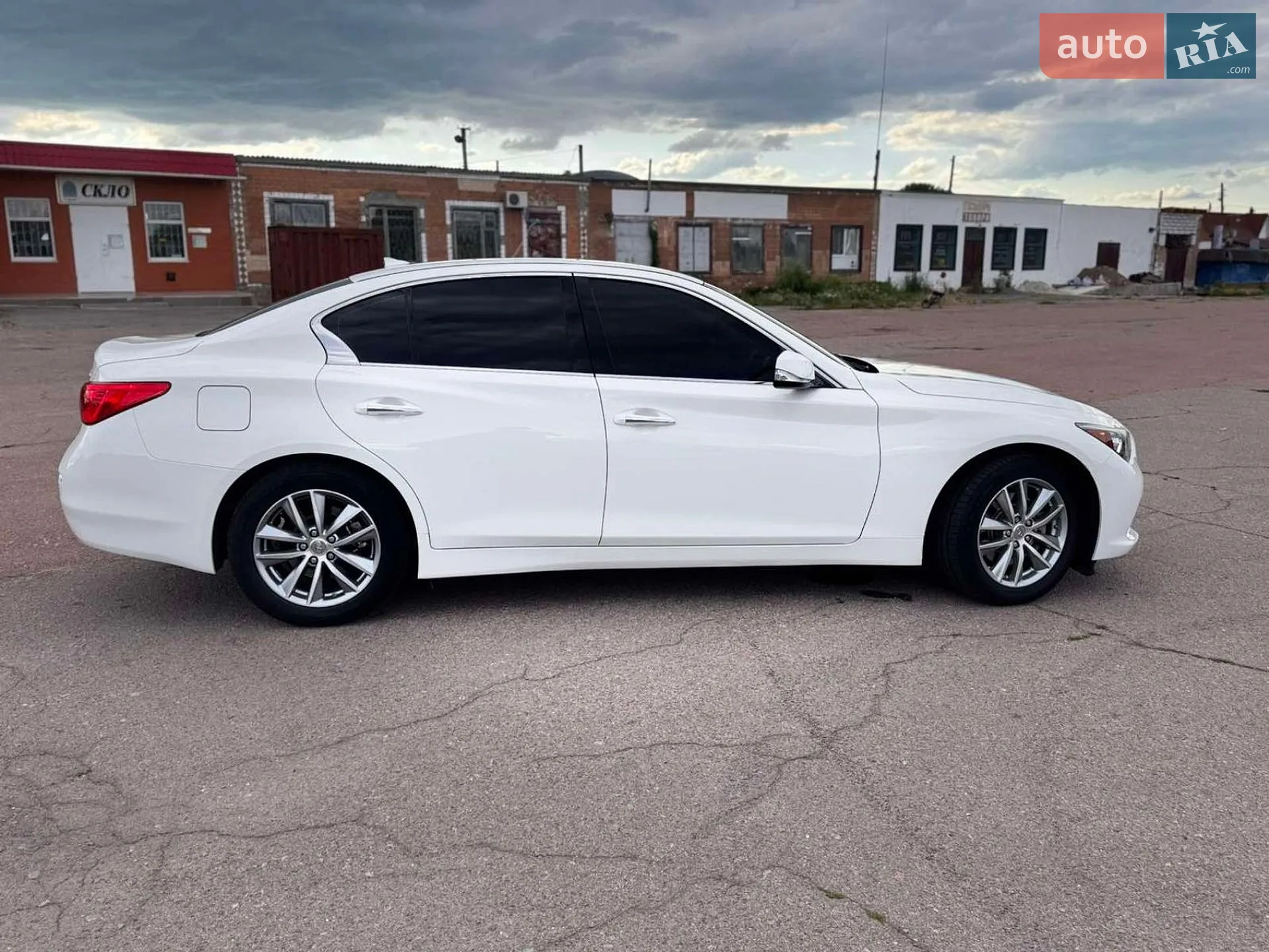 2017 Infiniti Q50 - мініатюра 9