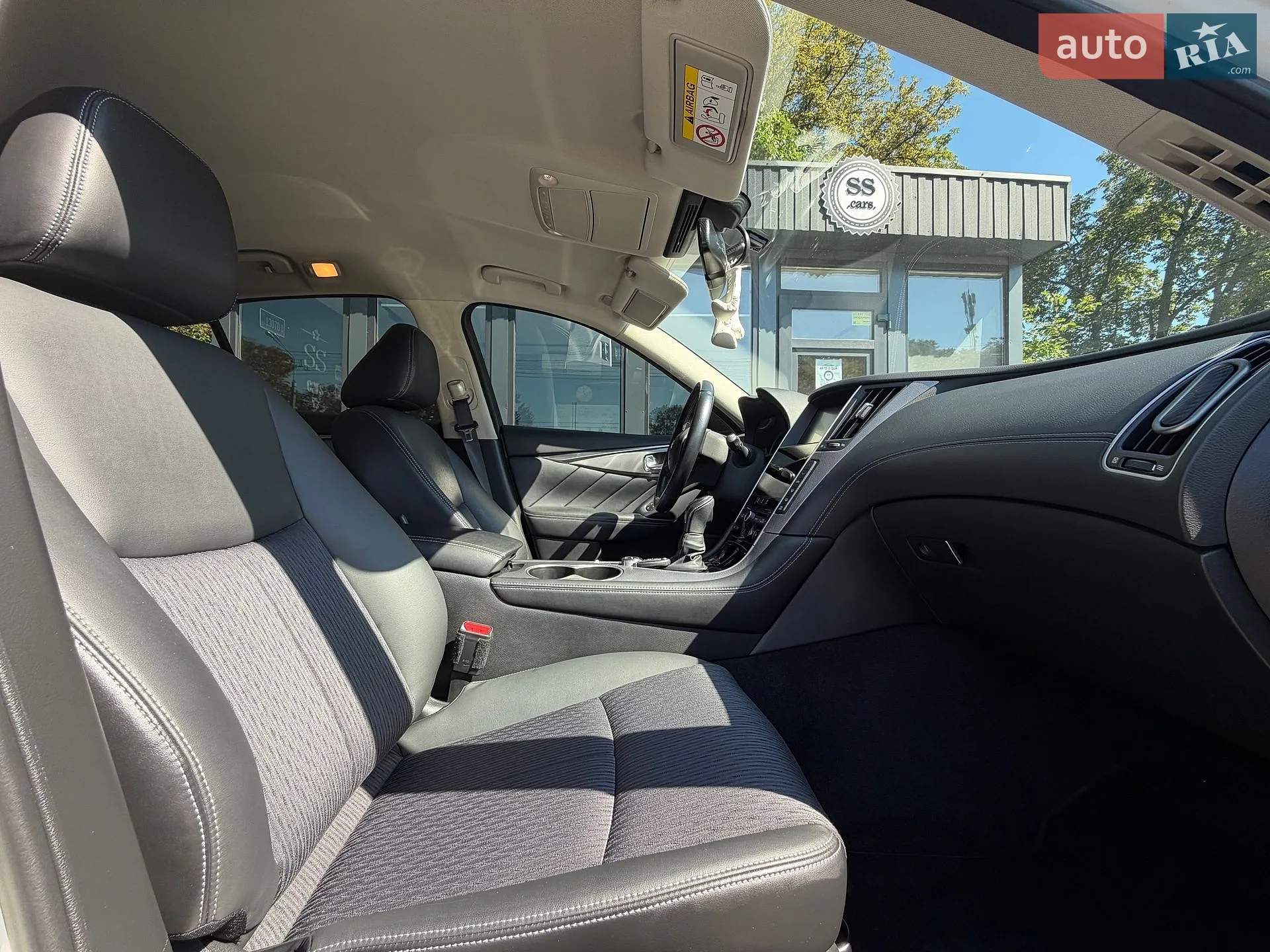 2017 Infiniti Q50 - мініатюра 16