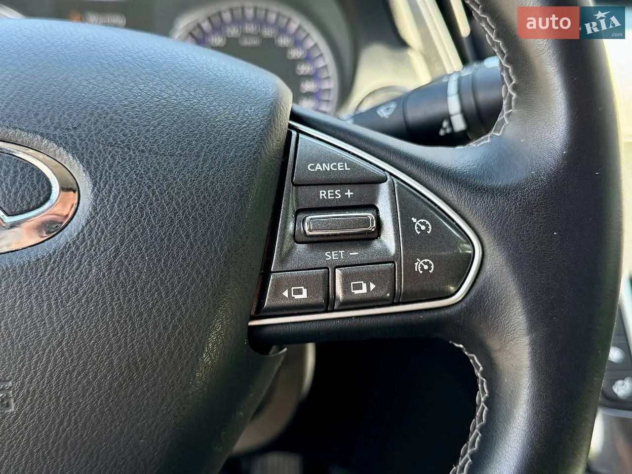 2015 Infiniti Q50 - мініатюра 17