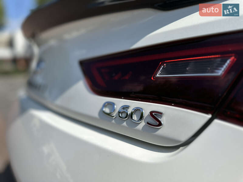 Купе Infiniti Q60 2019 в Львові