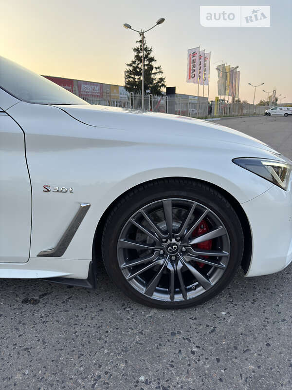 Купе Infiniti Q60 2016 в Дніпрі