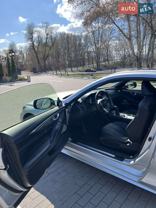 Купе Infiniti Q60 2016 в Киеве