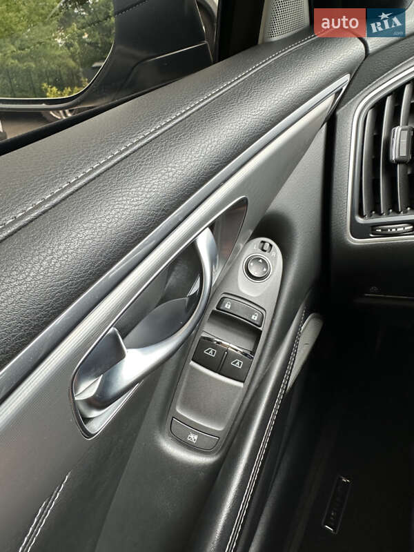Купе Infiniti Q60 2019 в Києві