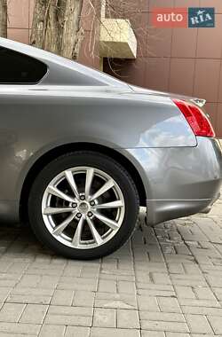 Купе Infiniti Q60 2015 в 