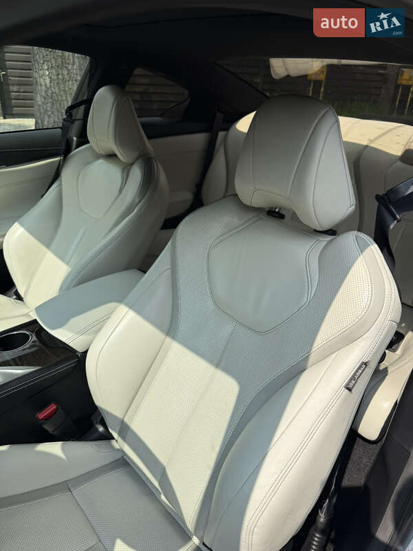 Купе Infiniti Q60 2016 в Киеве