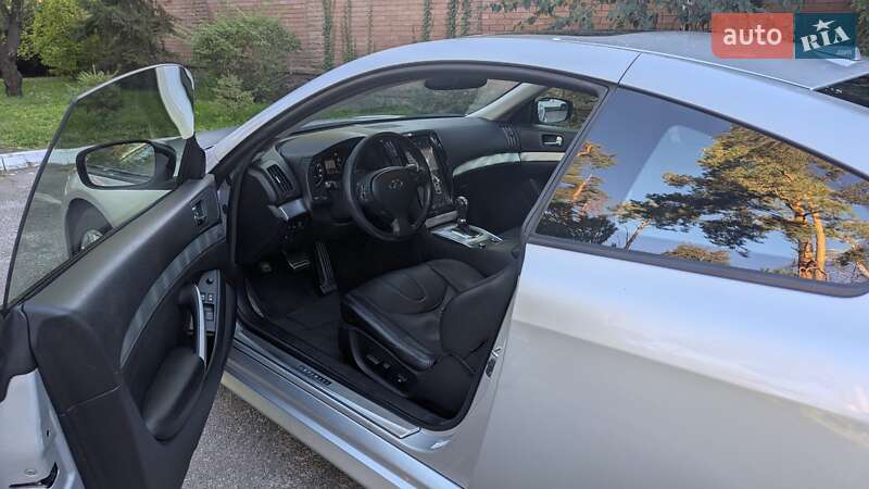 Купе Infiniti Q60 2013 в Киеве