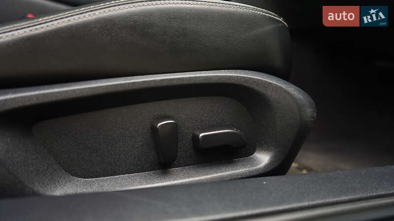 Купе Infiniti Q60 2017 в Львове фото 50 Купе Infiniti Q60 2017 в Львове