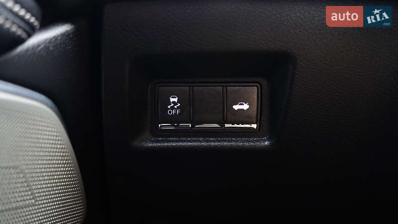 Купе Infiniti Q60 2017 в Львове фото 30 Купе Infiniti Q60 2017 в Львове