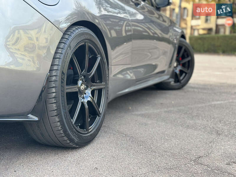 Купе Infiniti Q60 2016 в Дніпрі