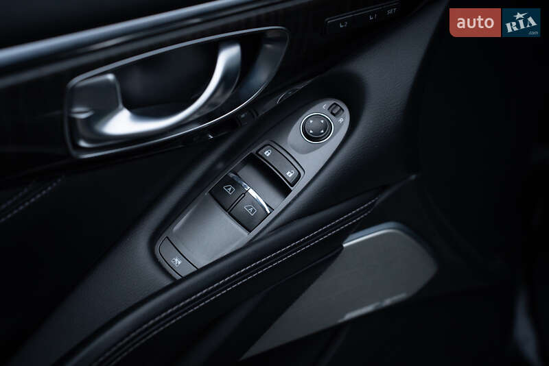 Купе Infiniti Q60 2016 в Києві фото 18 Купе Infiniti Q60 2016 в Києві
