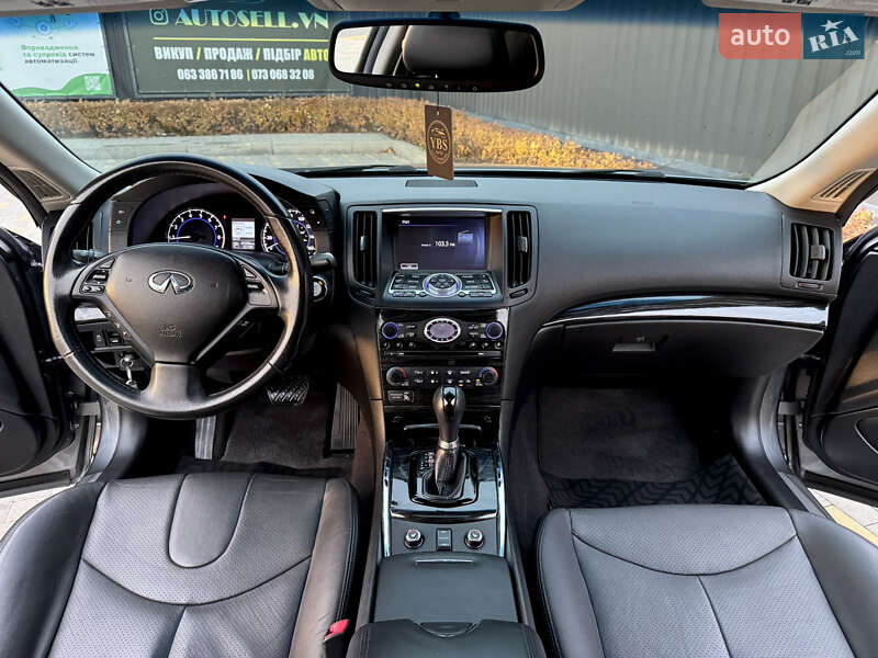 Купе Infiniti Q60 2015 в Виннице