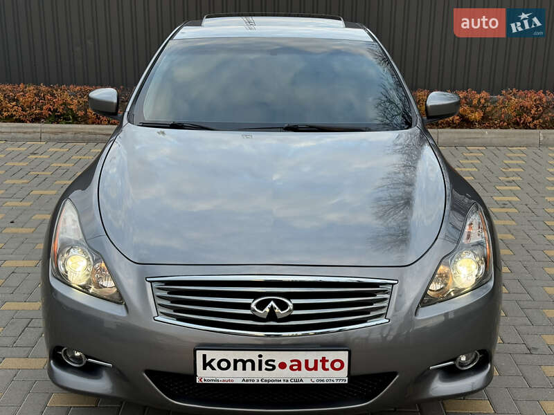 Купе Infiniti Q60 2015 в Виннице