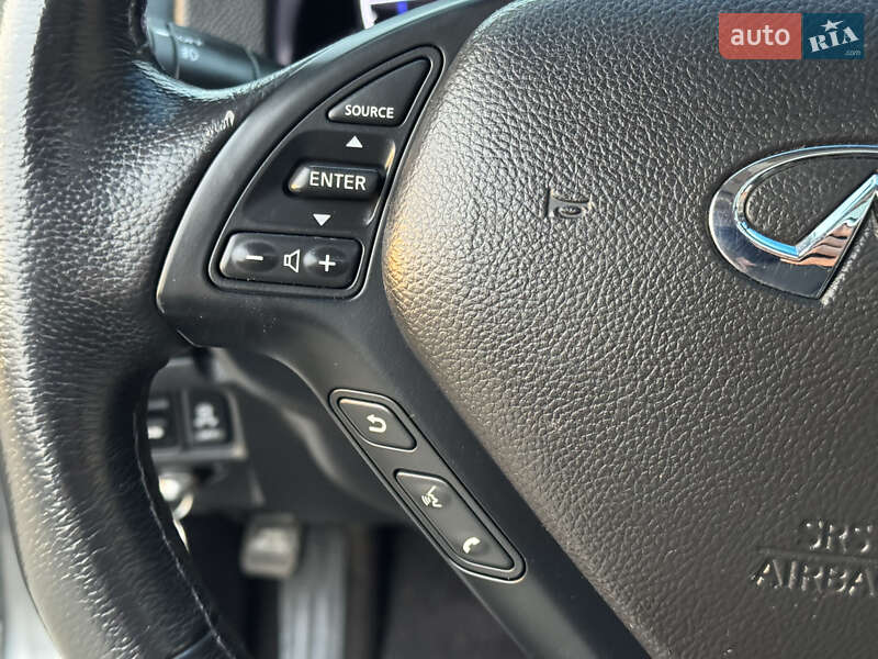 Купе Infiniti Q60 2015 в Виннице