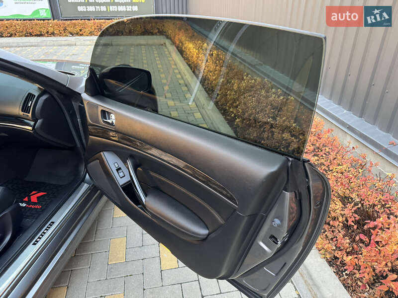 Купе Infiniti Q60 2015 в Виннице