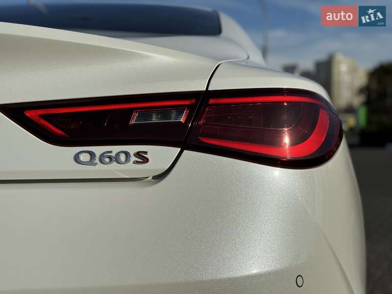 Купе Infiniti Q60 2017 в Киеве фото 27 Купе Infiniti Q60 2017 в Киеве