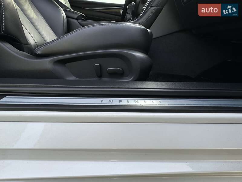 Купе Infiniti Q60 2017 в Киеве фото 99 Купе Infiniti Q60 2017 в Киеве