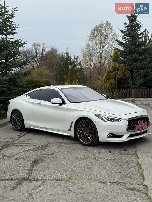 Купе Infiniti Q60 2016 в Новом Роздоле