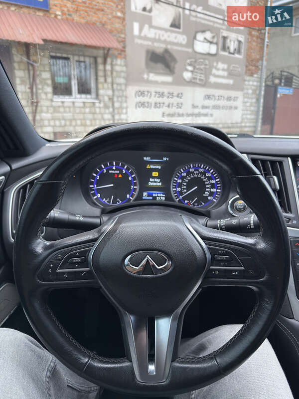 Купе Infiniti Q60 2016 в Новом Роздоле