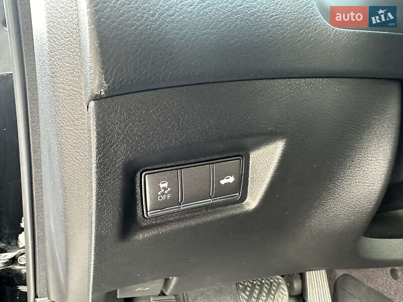 Купе Infiniti Q60 2020 в Києві фото 12 Купе Infiniti Q60 2020 в Києві
