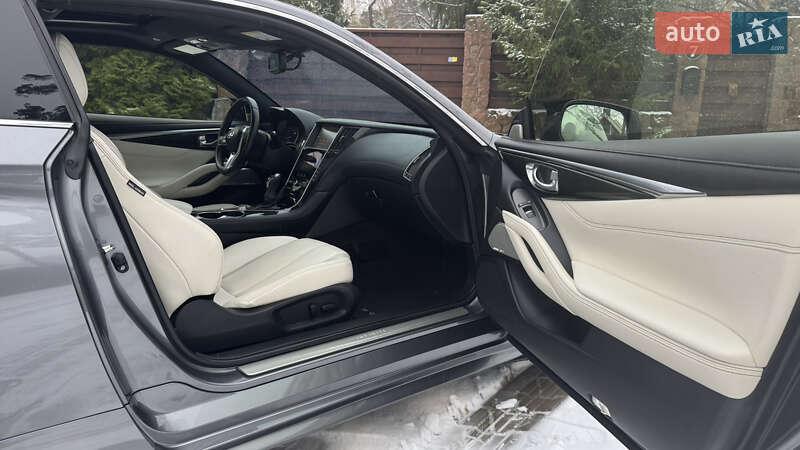 Купе Infiniti Q60 2016 в Киеве