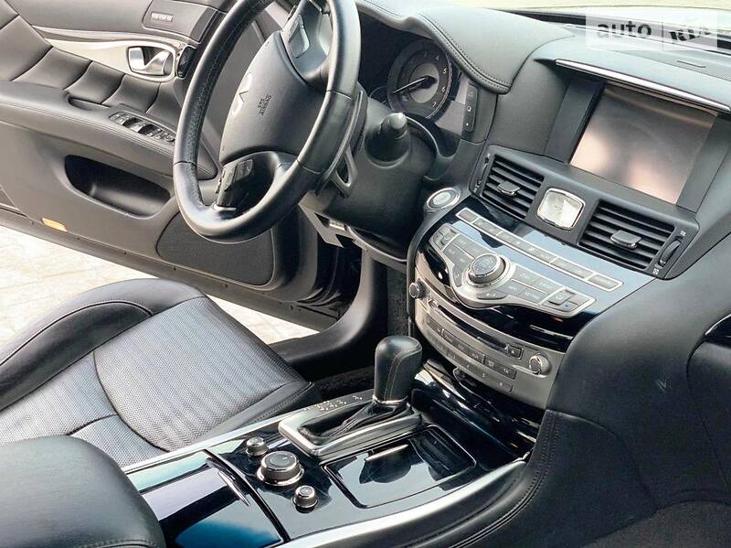 Седан Infiniti Q70 2014 в Львове