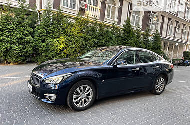 Седан Infiniti Q70 2017 в Киеве