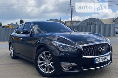 Седан Infiniti Q70 2018 в Хмельницком