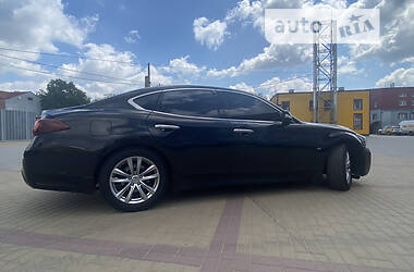 Седан Infiniti Q70 2018 в Хмельницком