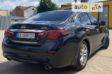 Седан Infiniti Q70 2018 в Хмельницком