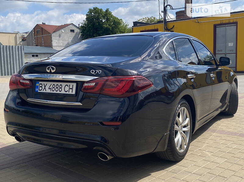 Седан Infiniti Q70 2018 в Хмельницком